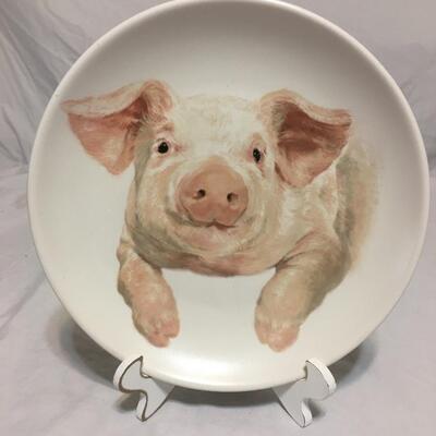 Piggy plate with easel