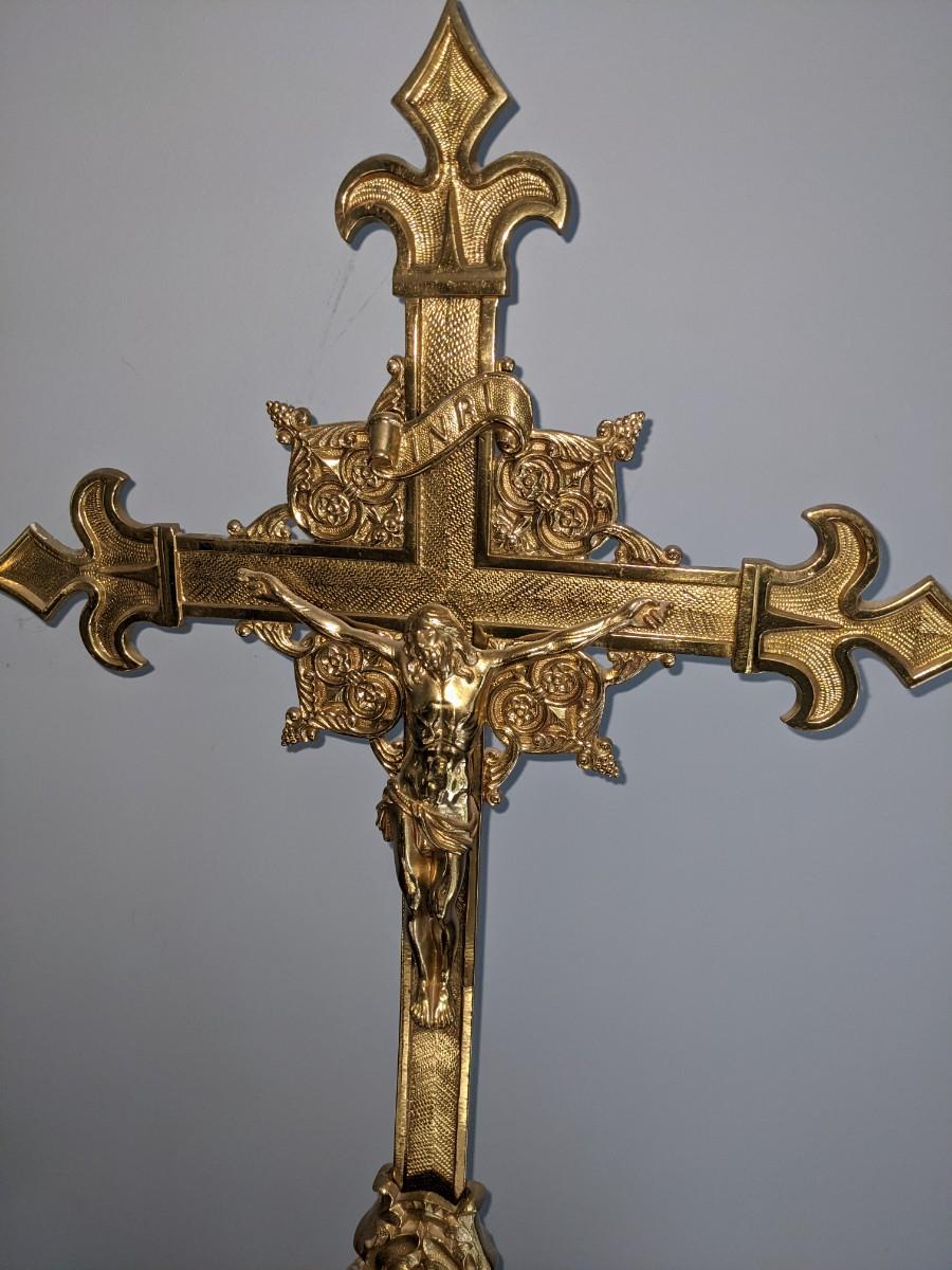 Heavy Brass Altar Standing 3-Point Crucifix | EstateSales.org