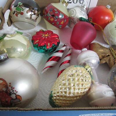 Lot of Misc Christmas Ornaments, Contemporary