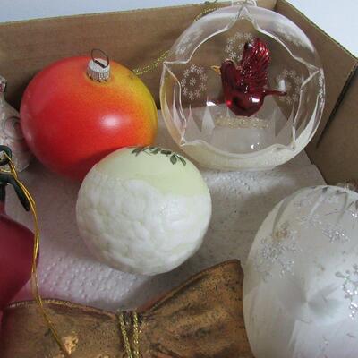 Lot of Misc Christmas Ornaments, Contemporary