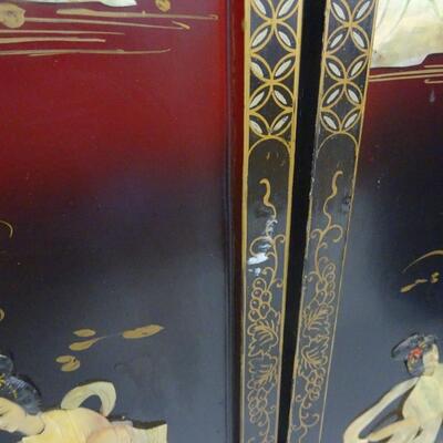 LOT 36. FOUR VINTAGE CHINESE WALL PANELS WITH MOTHER OF PEARL