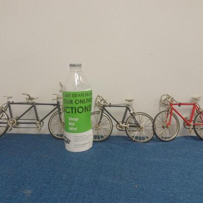 LOT 41.     1/10 SCALE DIE CAST BIKES