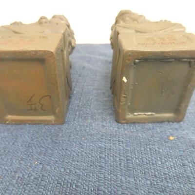 LOT 47. ASIAN HOME DECOR