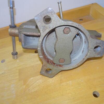LOT 51 METAL VISE