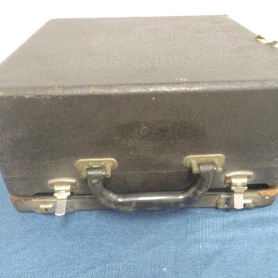 LOT 61. VINTAGE ROYAL PORTABLE TYPEWRITER