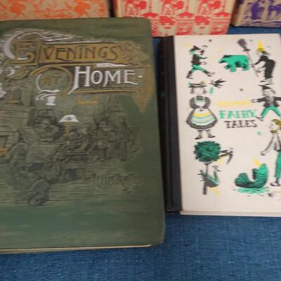 LOT 67. COLLECTION OF VINTAGE BOOKS (7)