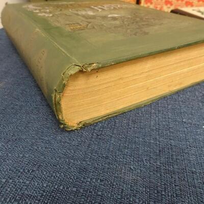 LOT 67. COLLECTION OF VINTAGE BOOKS (7)