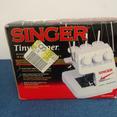 LOT 68 SINGER TINY SERGER MACHINE