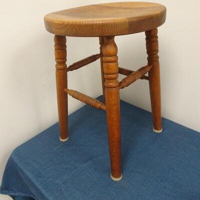 LOT 69  VINTAGE WOOD STOOL MADE IN JAPAN