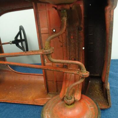 LOT 70  VINTAGE AMF FIRE CHIEF PEDAL CAR
