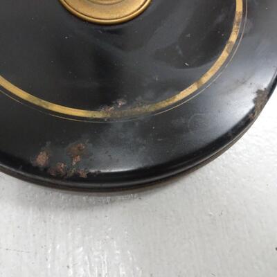 LOT 71. VINTAGE BLACK TOLE FLOOR LAMP