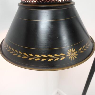 LOT 71. VINTAGE BLACK TOLE FLOOR LAMP