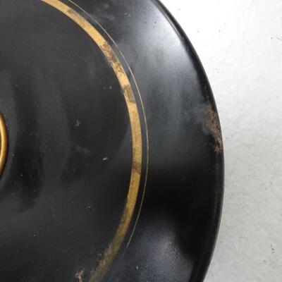 LOT 71. VINTAGE BLACK TOLE FLOOR LAMP