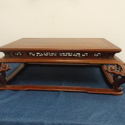 LOT 72. HAND CARVED ROSEWOOD DISPLAY TABLE/RISER