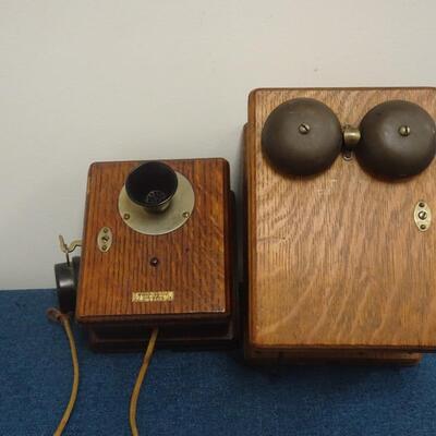 LOT 77  VINTAGE WESTERN ELECTRIC PHONE