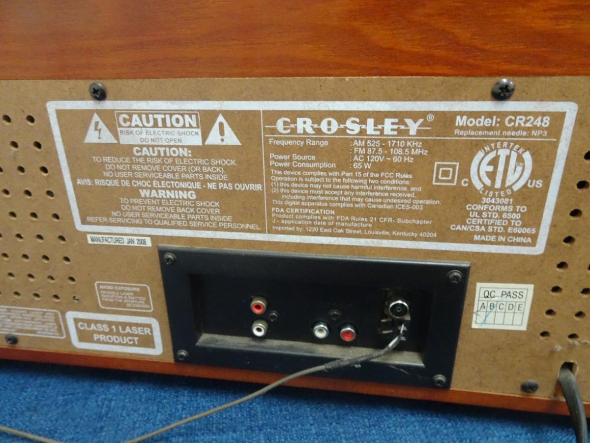 LOT 79 CROSLEY MODEL CR248 TURNTABLE AND AM/FM RADIO