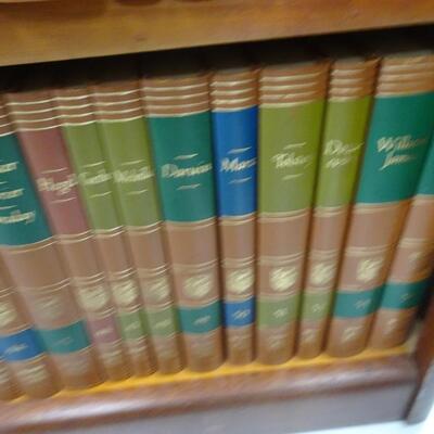 LOT 81  GREAT BOOKS OF THE WESTERN WORLD SET  ENCYCLOPEDIA BRITANNICA INC. SET OF 54