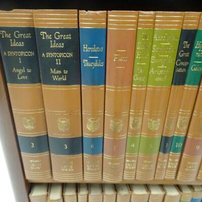 LOT 81  GREAT BOOKS OF THE WESTERN WORLD SET  ENCYCLOPEDIA BRITANNICA INC. SET OF 54