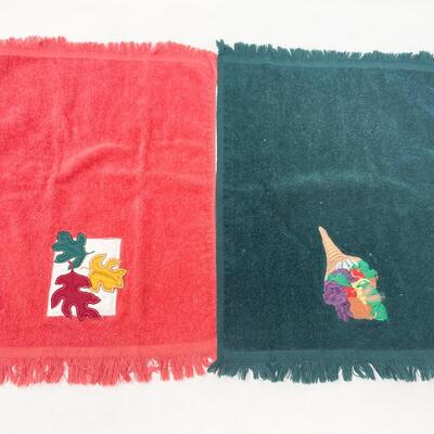 DECORATIVE FALL HAND TOWELS