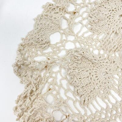 CROCHETED 26â€ ROUND DOILY