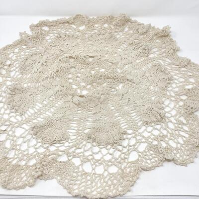 CROCHETED 26â€ ROUND DOILY