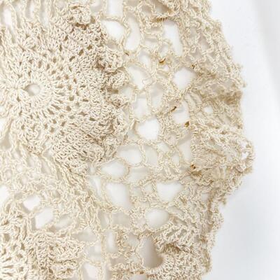 CROCHETED 26â€ ROUND DOILY