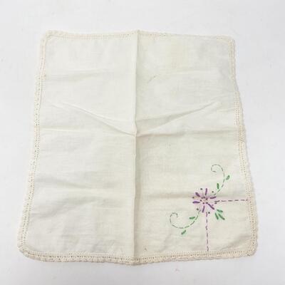 VINTAGE EMBROIDERED LINENS LOT