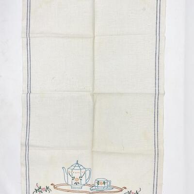 VINTAGE EMBROIDERED LINENS LOT