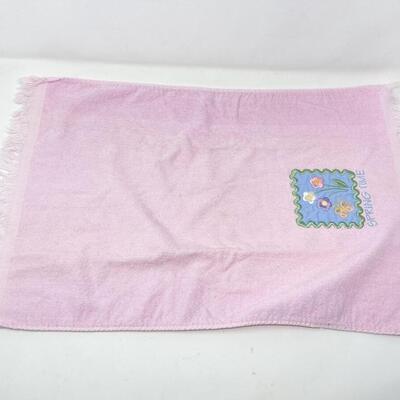 DECORATIVE SPRING HAND TOWELS