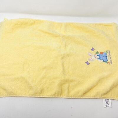 DECORATIVE SPRING HAND TOWELS