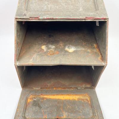 VINTAGE CHIPPY METAL BREAD BOX