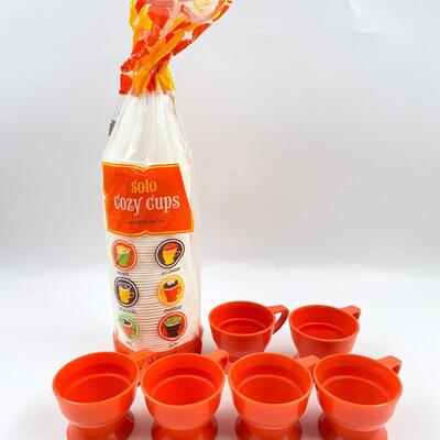 VINTAGE SOLO COZY CUPS & 7 ORANGE HOLDERS