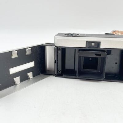 VINTAGE KODAK INSTAMATIC 134 CAMERA & STRAP