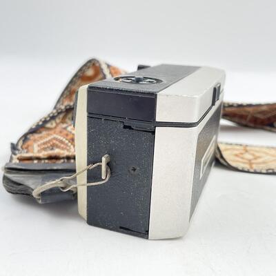 VINTAGE KODAK INSTAMATIC 134 CAMERA & STRAP