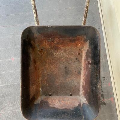 MINI METAL WHEELBARROW