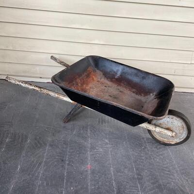 MINI METAL WHEELBARROW