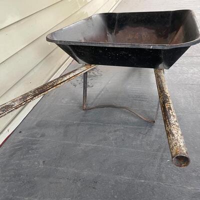 MINI METAL WHEELBARROW