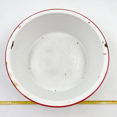 VINTAGE ENAMEL 15â€ BASIN