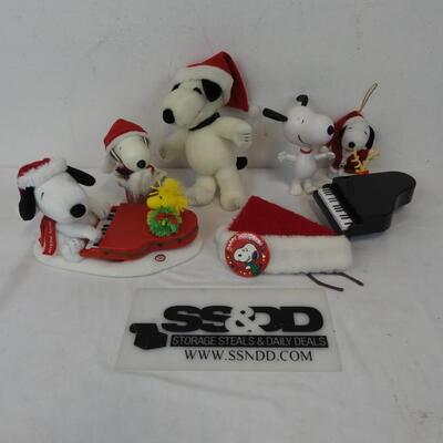 7 pc Holiday Snoopy: Piano's Work, Snoopy Stuffed Animal