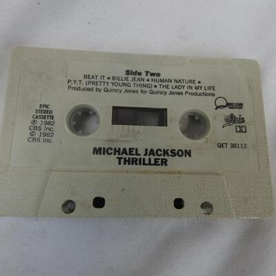 30 Cassettes: Michael Jackson to GarthBrooks, 10 Christmas