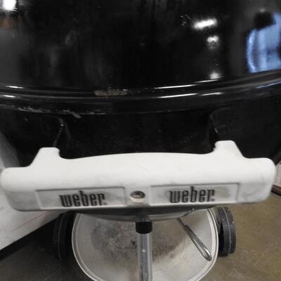 Weber Charcoal Grill: On Wheels, Slight Paint Wear