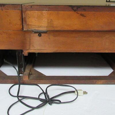 Vintage Philco Radio/Phonograph, Tabletop, Works Read Description