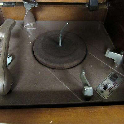 Vintage Philco Radio/Phonograph, Tabletop, Works Read Description