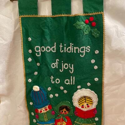 ST VINTAGE HOLIDAY WALL HANGING
