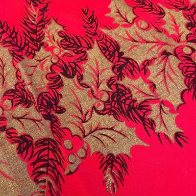 ST VINTAGE RED HOLIDAY TABLECLOTH
