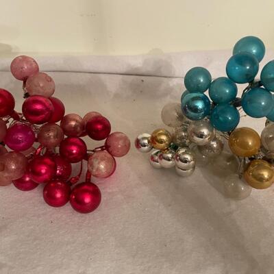 ST VINTAGE SMALL BALL WIRE TWIST TIE ONS