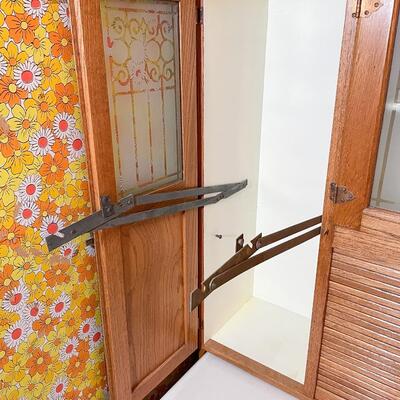 ANTIQUE HOOSIER KITCHEN CABINET