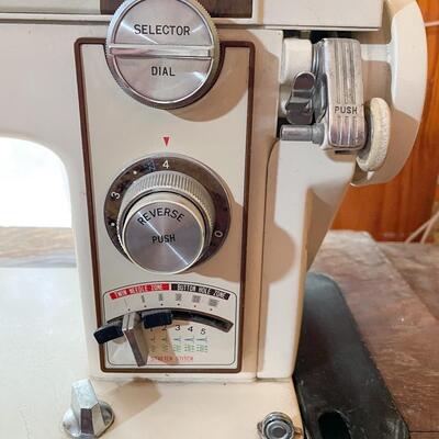 ANTIQUE SINGER SEWING TABLE & VOGUE STITCH SEWING MACHINE