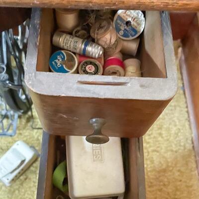 ANTIQUE SINGER SEWING TABLE & VOGUE STITCH SEWING MACHINE