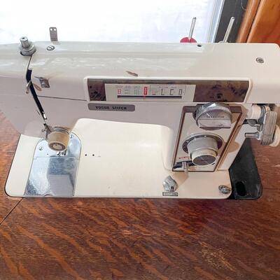 ANTIQUE SINGER SEWING TABLE & VOGUE STITCH SEWING MACHINE